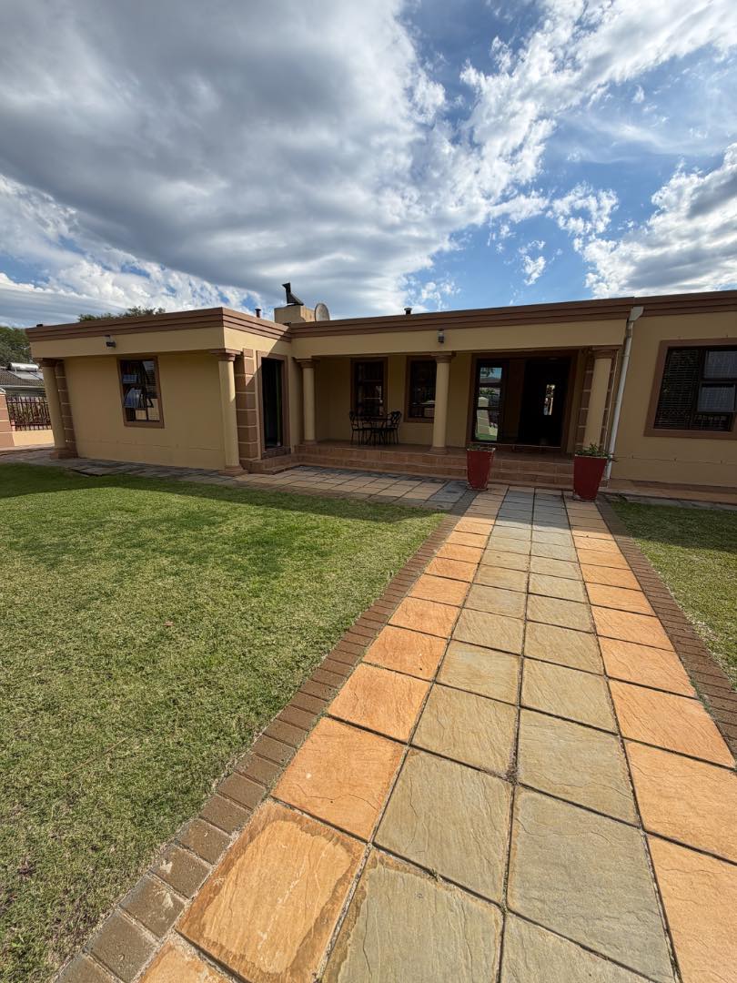 5 Bedroom Property for Sale in Elim Western Cape
